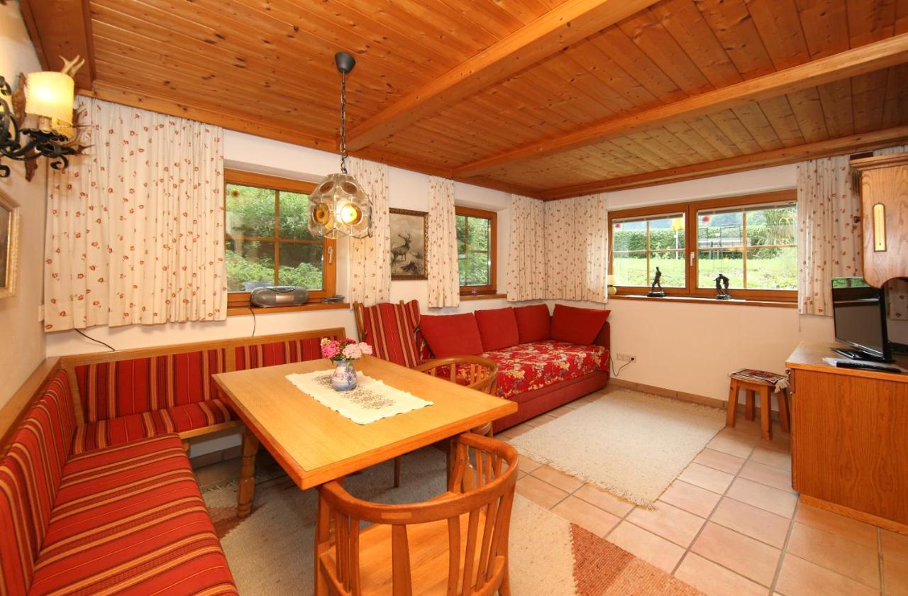 Gartenwohnung Robinigg Maishofen Luaran gambar