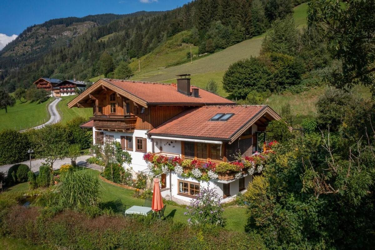 Gartenwohnung Robinigg Maishofen Luaran gambar